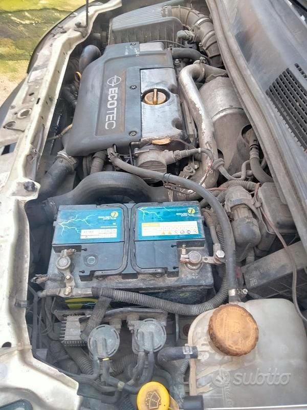 Usata Opel Zafira 101 CV (74 kW) 2002 Grigio Monovolume