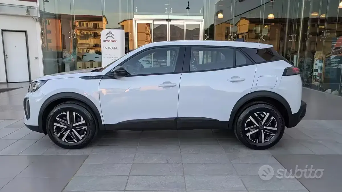 Nuova Peugeot 2008 Allure 100 CV (73 kW) 2026 Grigio SUV