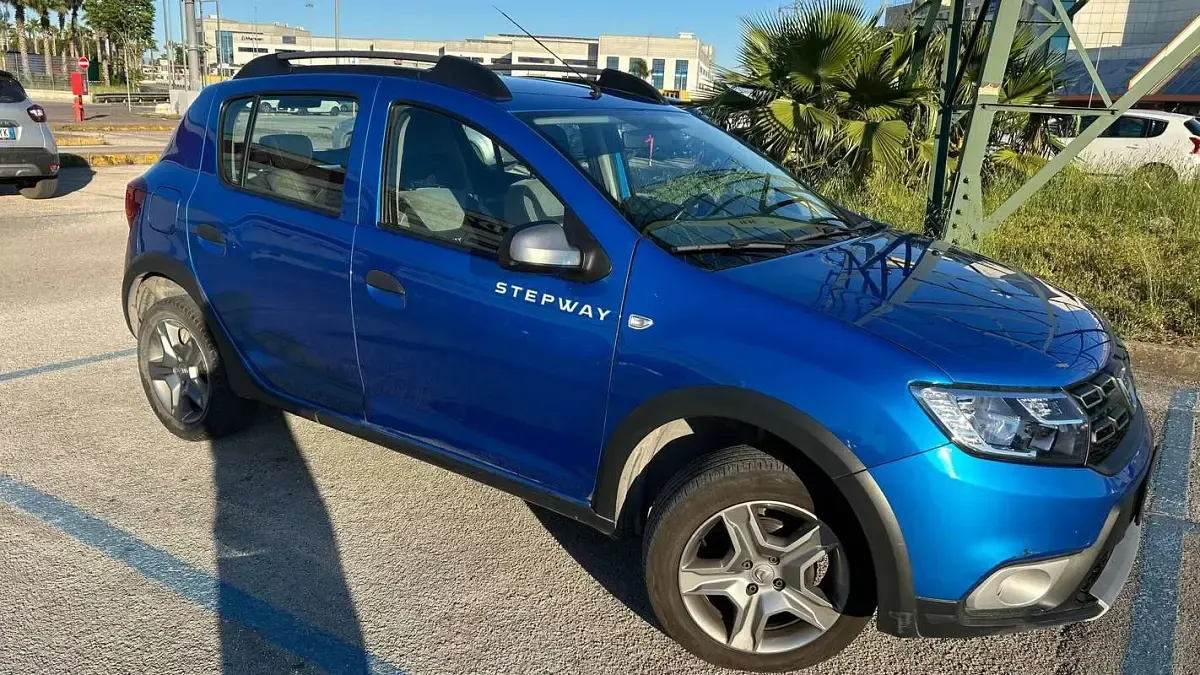 Usata Dacia Sandero Stepway 90 CV (66 kW) 2019 Blu/azzurro Berlina