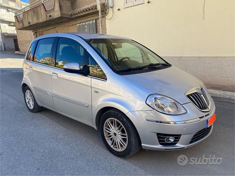 Grigio Usata 2011 Lancia Musa Monovolume | 2600 € (Ottimo prezzo) - Immagine 1/4
