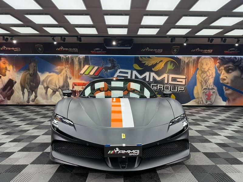Usata Ferrari SF90 999 CV (734 kW) 2025 Nero Cabrio