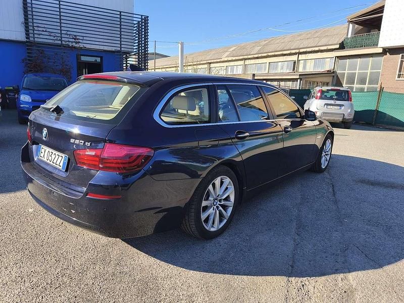 Usata BMW 520 Luxury Line 190 CV (139 kW) 2014 Nero Station wagon