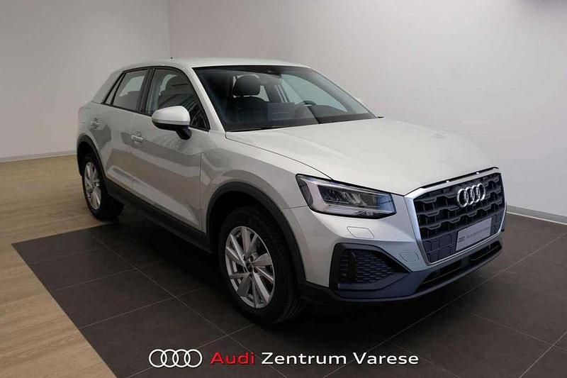 Argento metallizzato Usata 2024 Audi Q2 Business SUV | 36.500 € (Molto cara) - Immagine 1/4