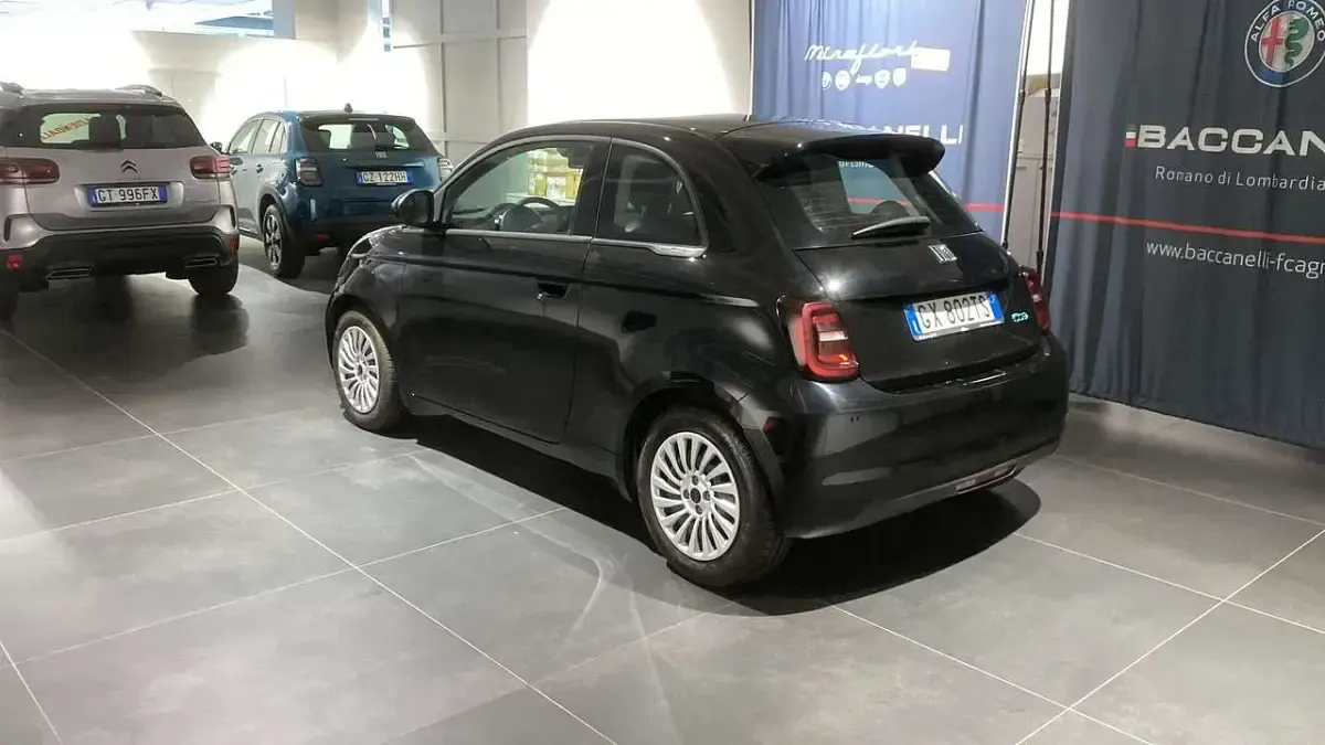Usata Fiat 500e 86 kW (118 CV) 2025 Nero Berlina