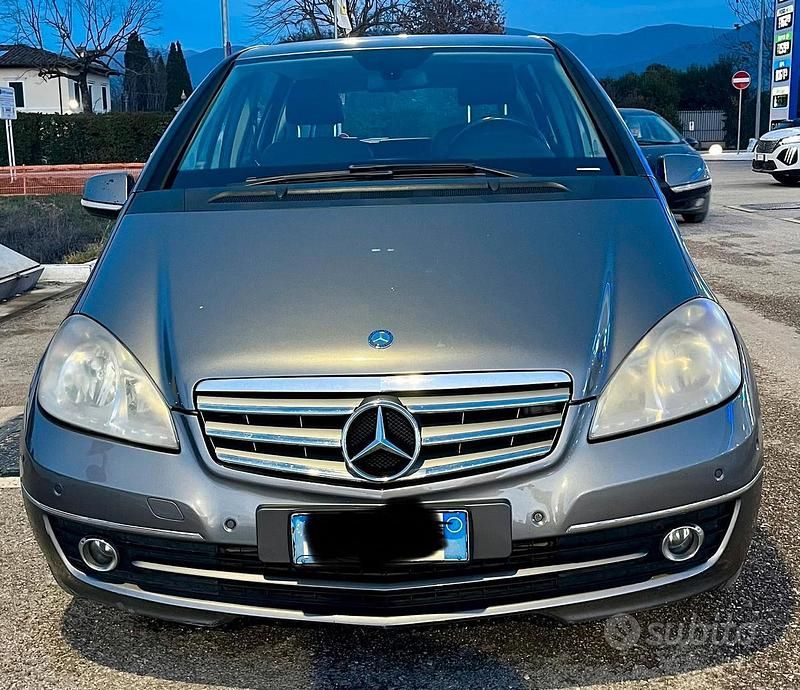 Usata Mercedes A180 Classic 109 CV (80 kW) 2009 Grigio Berlina