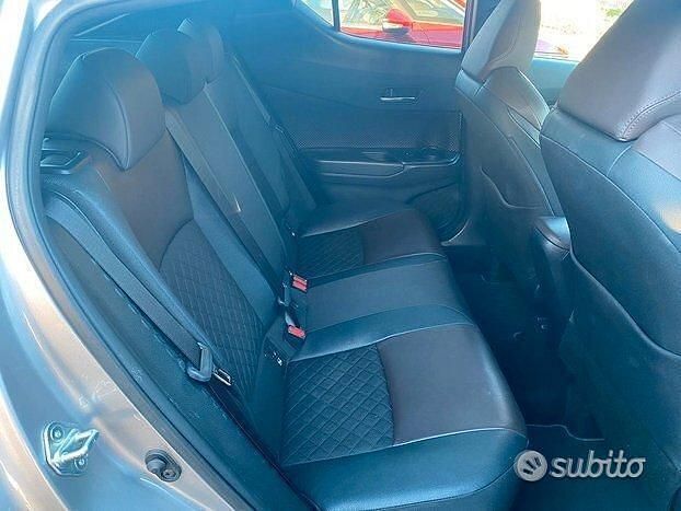 Usata Toyota C-HR 119 CV (87 kW) 2017 Grigio SUV