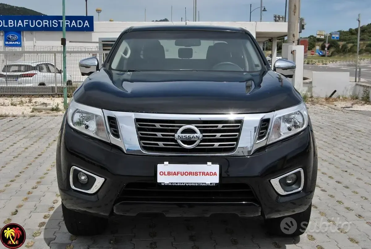 Usata Nissan Navara N-Connecta 190 CV (139 kW) 2016 Nero Pick-up