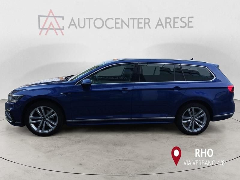 Usata VW Passat R-line 150 CV (110 kW) 2021 Blu Station wagon