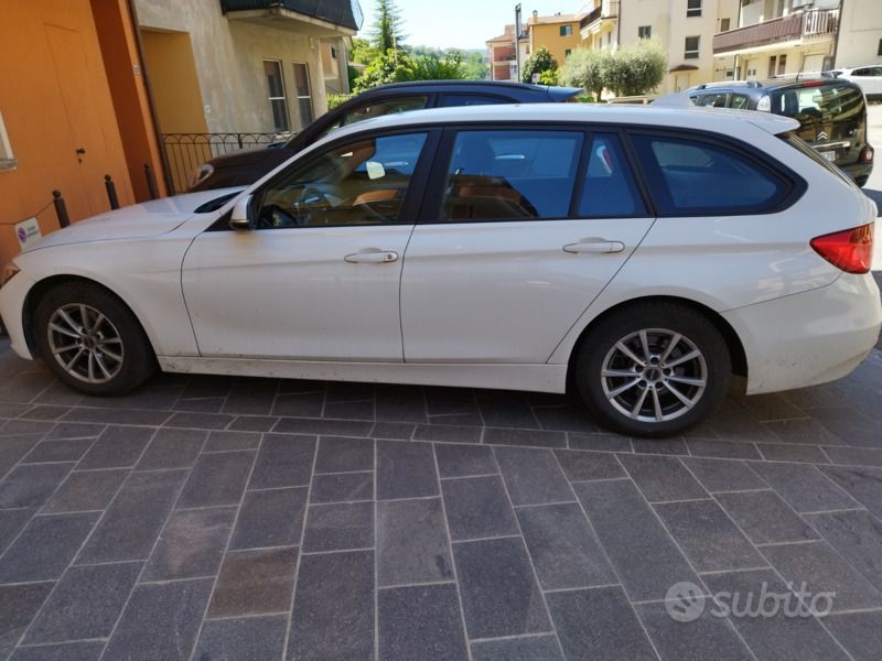 Bianco Usata 2015 BMW 320 Station wagon | 16.500 € (Molto cara) - Immagine 1/4