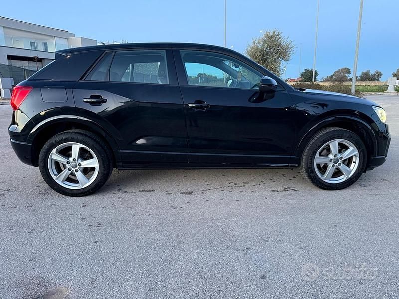 Usata Audi Q2 Admired 116 CV (85 kW) 2019 Nero SUV