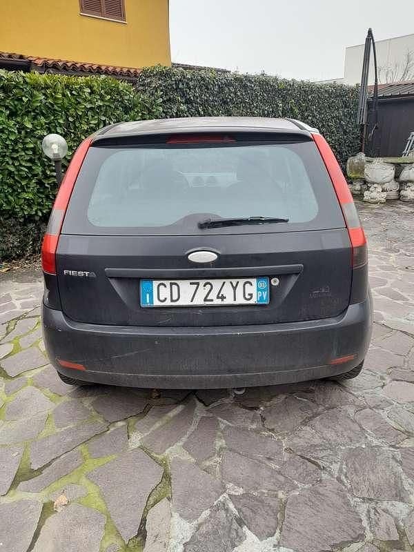 Usata Ford Fiesta 75 CV (55 kW) 2003 Nero Utilitaria