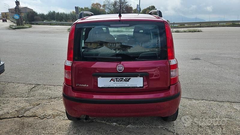 Usata Fiat Panda Emotion 69 CV (50 kW) 2010 Rosso Utilitaria