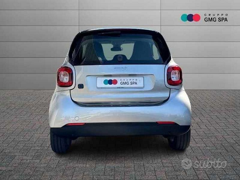 Usata Smart ForTwo Electric Drive Passion 60 kW (82 CV) 2018 Bianco Utilitaria
