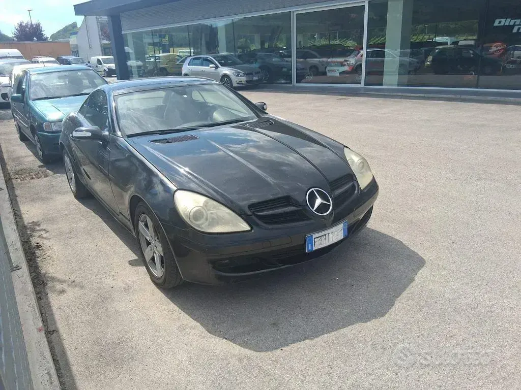 Usata Mercedes SLK200 Chrome 163 CV (119 kW) 2006 Nero Cabrio