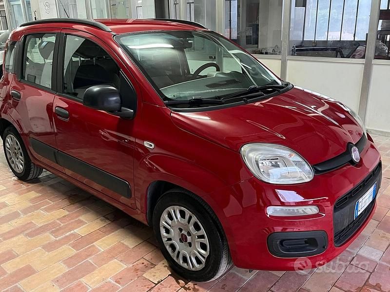 Usata Fiat Panda 95 CV (69 kW) 2014 Rosso Utilitaria