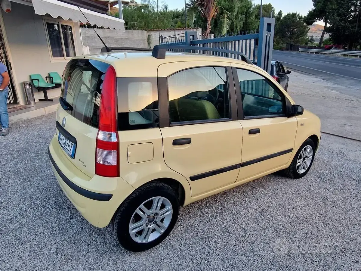 Usata Fiat Panda 60 CV (44 kW) 2005 Giallo Utilitaria