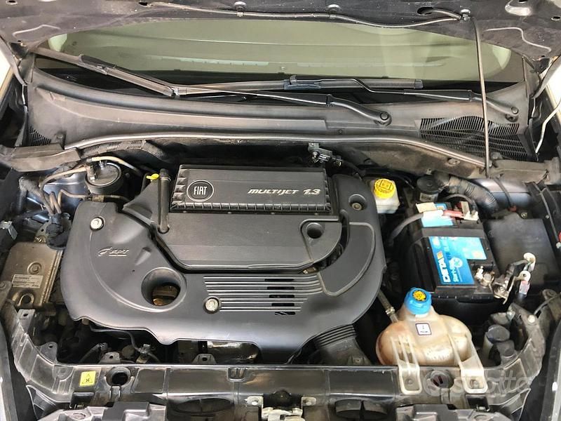 Usata Fiat Punto Lounge 95 CV (69 kW) 2012 Grigio Utilitaria