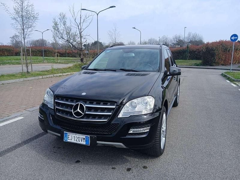 Usata Mercedes ML350 Premium 231 CV (169 kW) 2011 Nero SUV