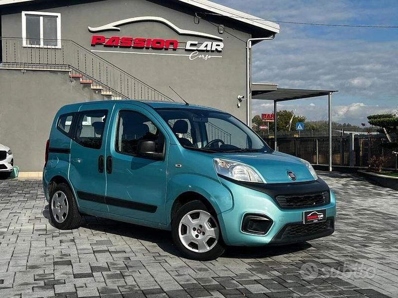 Usata Fiat Qubo Trekking 80 CV (58 kW) 2017 Blu/azzurro Monovolume