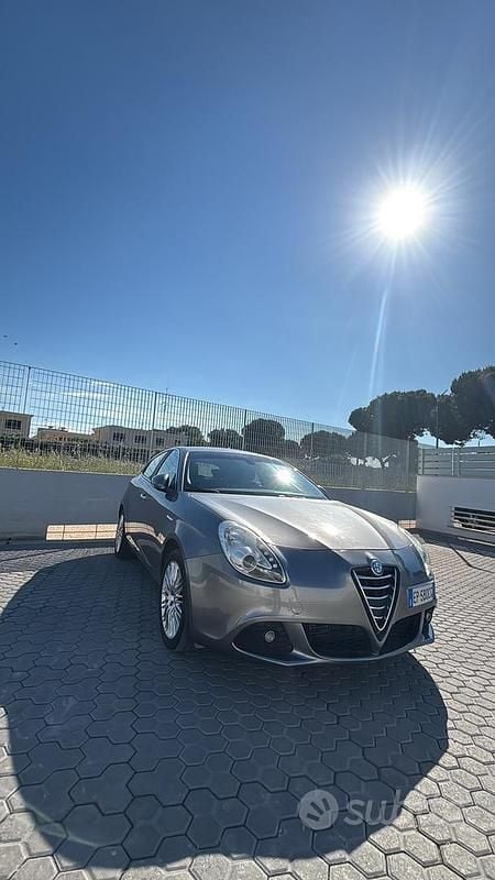 Usata Alfa Romeo Giulietta 109 CV (80 kW) 2013 Grigio Berlina