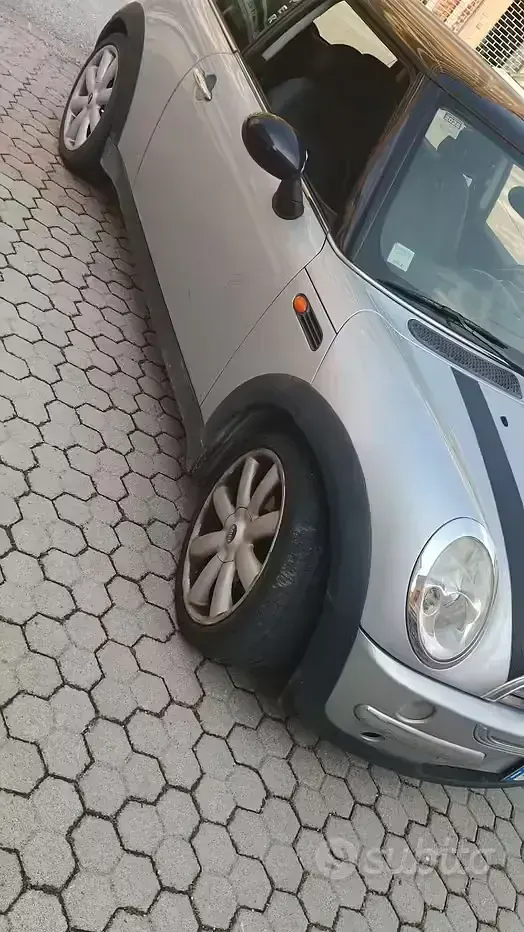 Usata Mini Cooper 116 CV (85 kW) 2004 Grigio Utilitaria