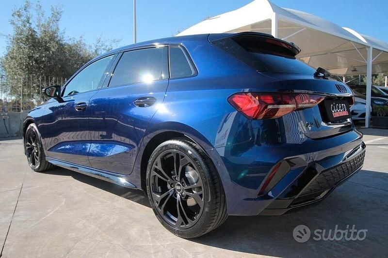 Nuova Audi A3 S-Line 150 CV (110 kW) 2025 Blu Berlina