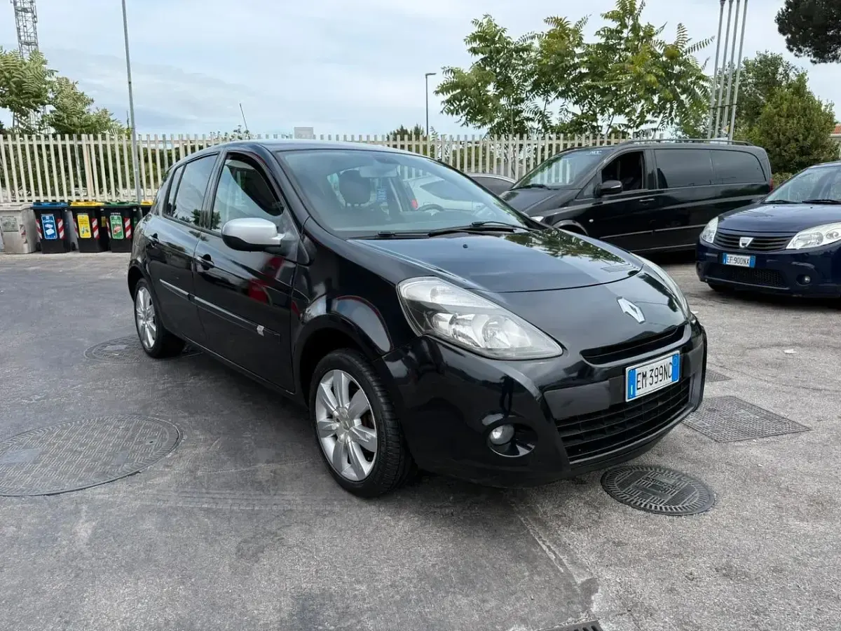 Usata Renault Clio IV 74 CV (54 kW) 2012 Nero Berlina