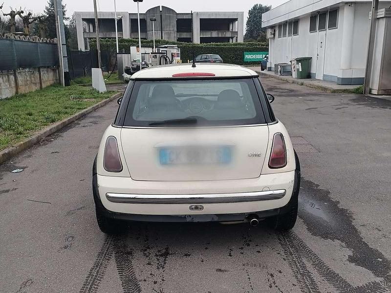 Usata Mini ONE 90 CV (66 kW) 2004 Utilitaria