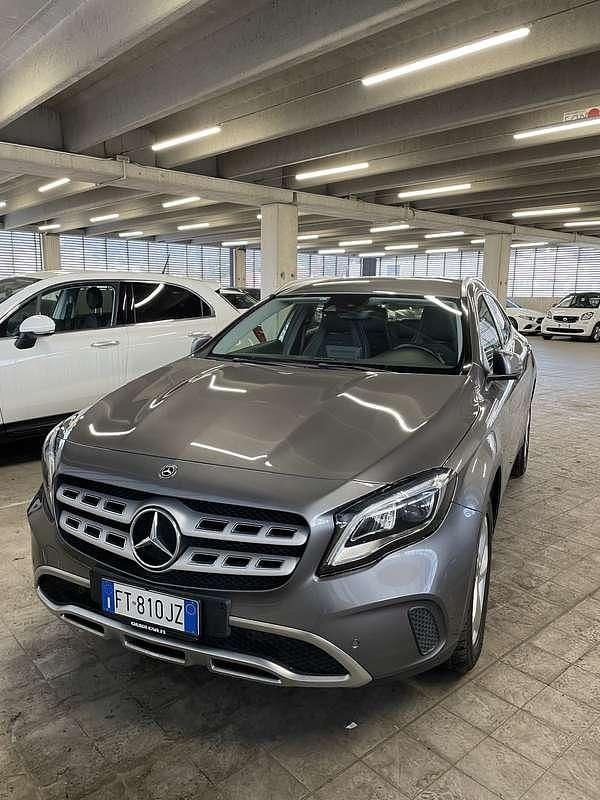 Usata 2018 Mercedes GLA200 SUV | 21.900 € (Buon prezzo) - Immagine 1/4