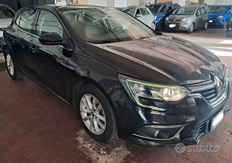 Usata Renault Mégane IV 110 CV (80 kW) 2017 Nero Berlina