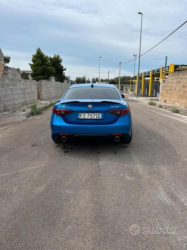 Usata Alfa Romeo Giulia 210 CV (154 kW) 2019 Blu Berlina