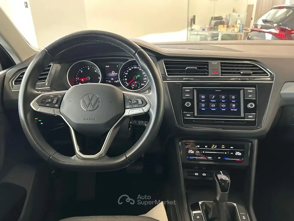 Używany VW Tiguan Life 150 KM (110 kW) 2024 Szary SUV