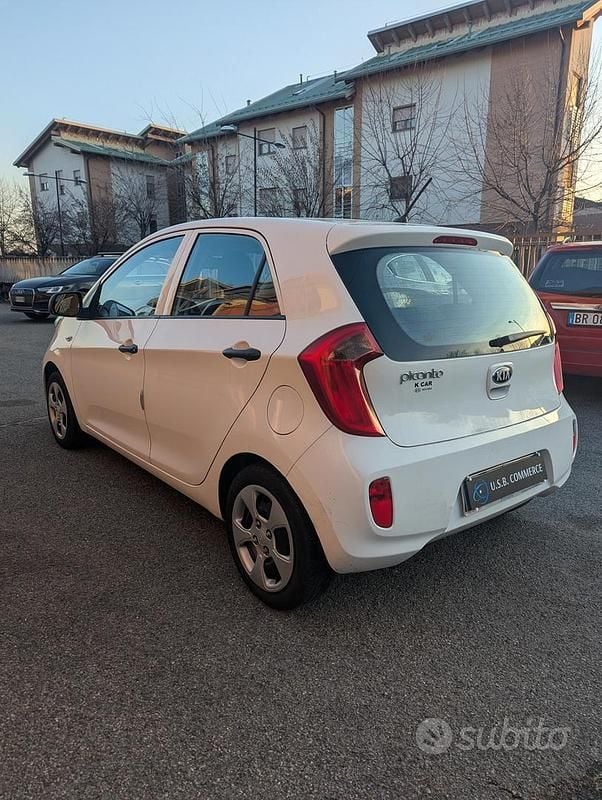 Usata Kia Picanto 69 CV (50 kW) 2012 Bianco Utilitaria