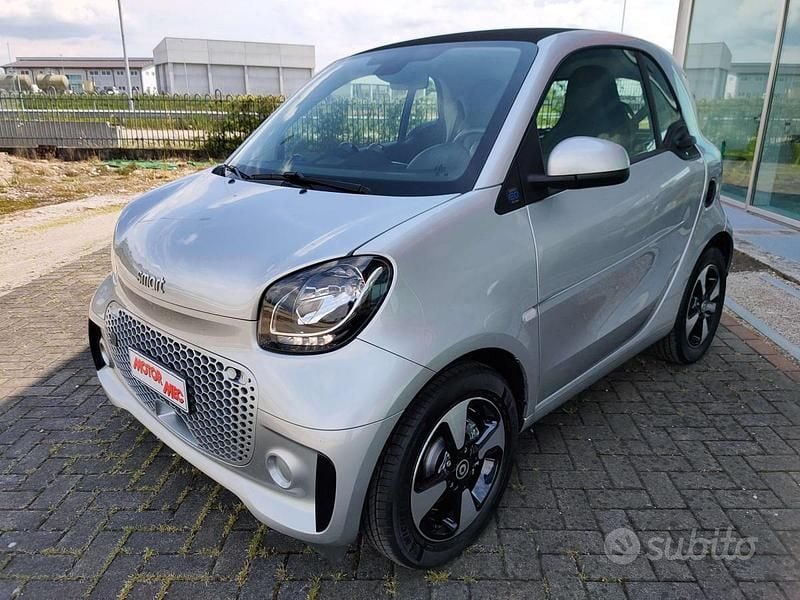 Usata Smart ForTwo Coupé Passion 41 kW (56 CV) 2021 Argento Utilitaria