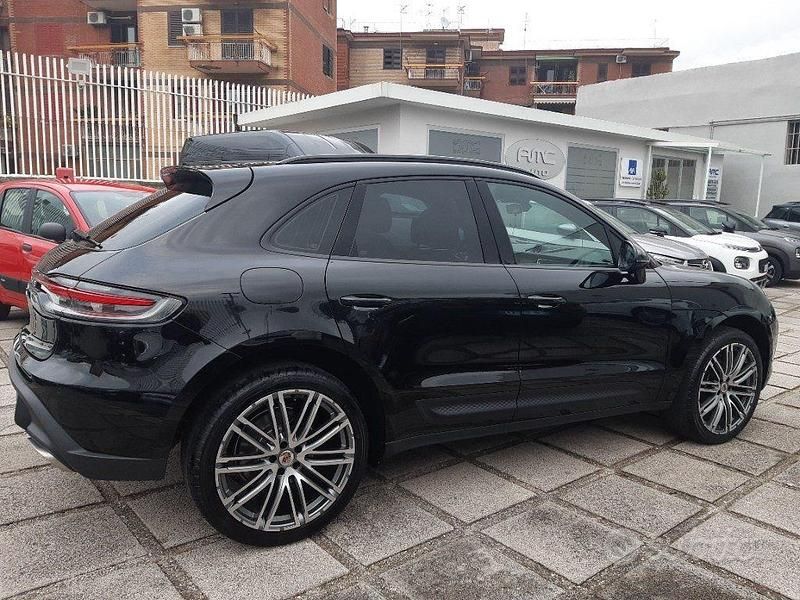 Usata Porsche Macan 265 CV (194 kW) 2022 Nero metallizzato SUV