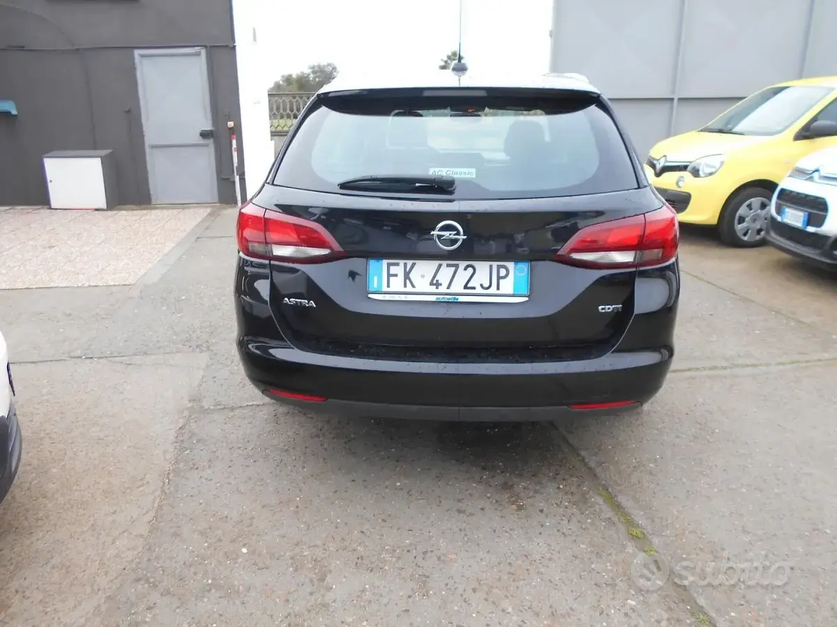 Używany Opel Astra Dynamic 110 KM (80 kW) 2017 Czarny Kombi