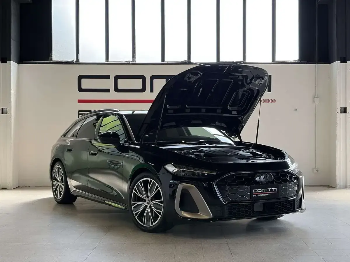 Usata Audi A5 S-Line 150 CV (110 kW) 2024 Nero mythos metallizzato Station wagon