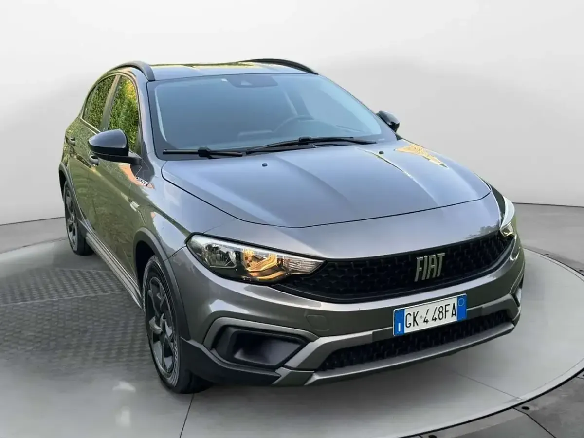 Usata Fiat Tipo Cross 95 CV (69 kW) 2022 Grigio Utilitaria
