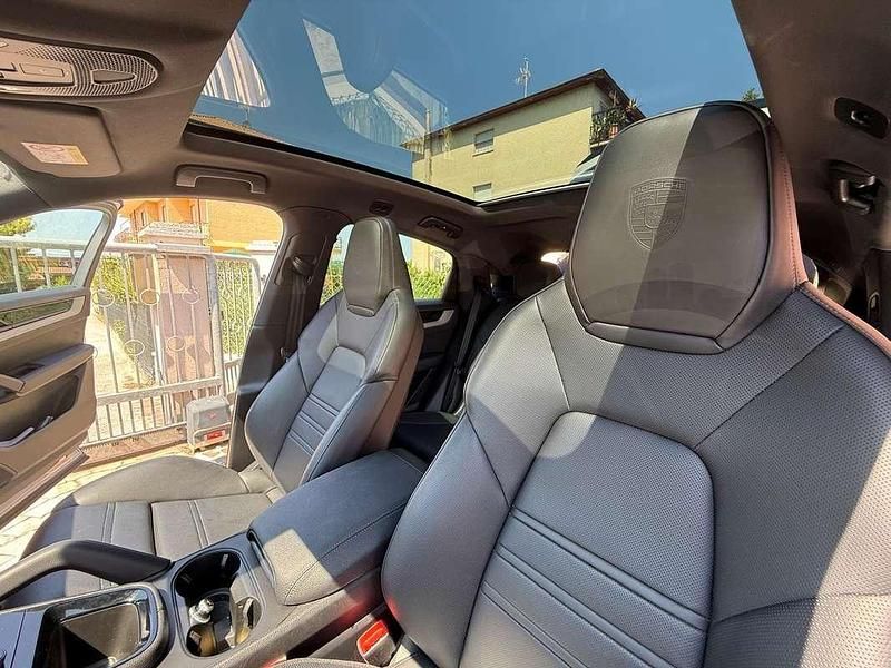 Usata Porsche Cayenne Coupe 470 CV (345 kW) 2024 Bianco Coupé