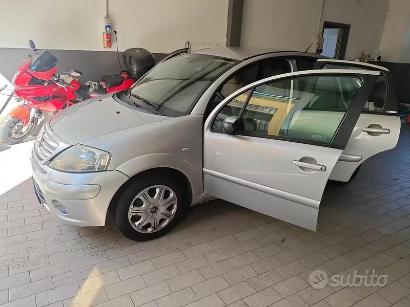 Usata Citroën C3 Exclusive 73 CV (53 kW) 2011 Grigio Berlina