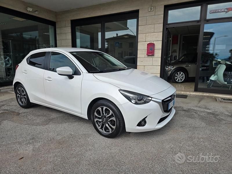 Usata Mazda 2 Exceed 105 CV (77 kW) 2016 Bianco Berlina