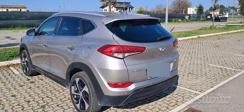 Usata Hyundai Tucson Xpossible 116 CV (85 kW) 2017 Grigio SUV