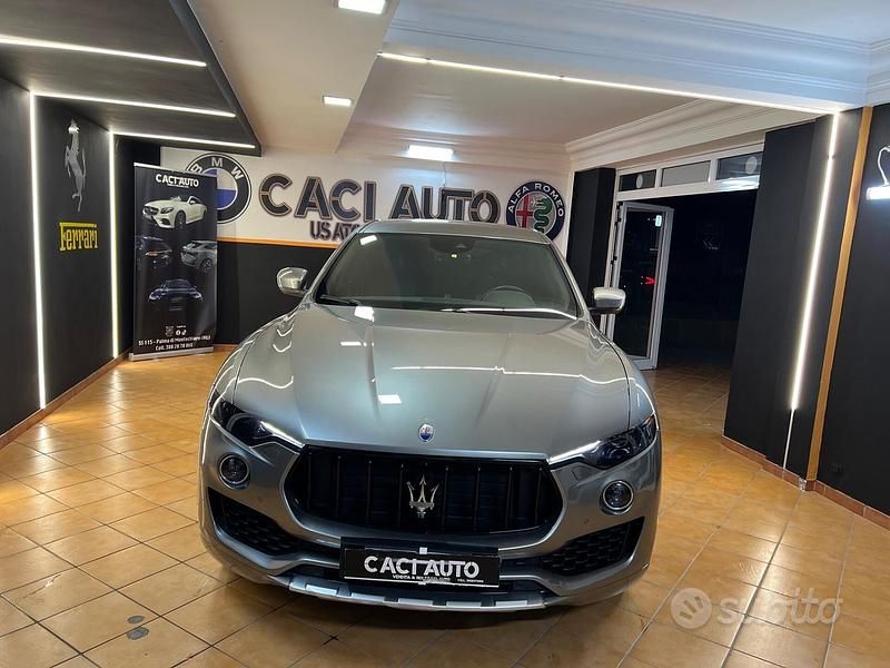 Usata Maserati Levante GranLusso 250 CV (183 kW) 2018 Grigio SUV