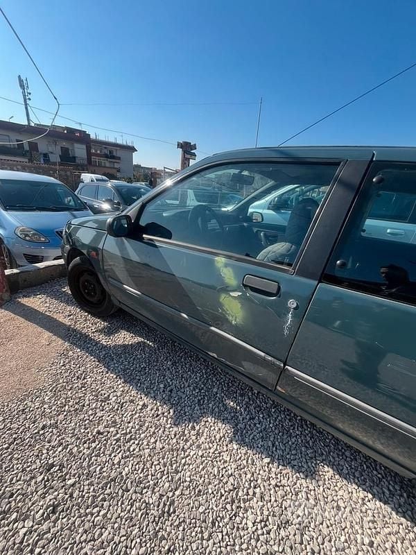 Usata Renault Clio 1990 Verde Utilitaria