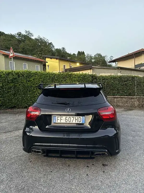 Usata Mercedes A250 218 CV (160 kW) 2017 Nero Utilitaria
