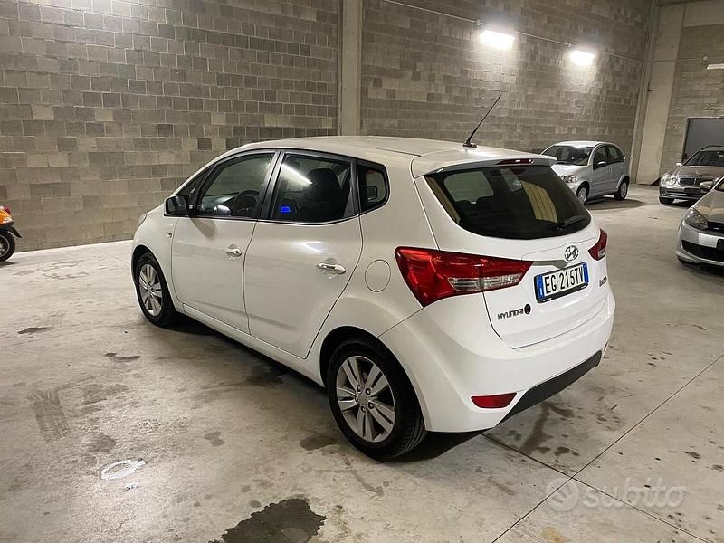 Usata Hyundai ix20 Comfort 90 CV (66 kW) 2011 Bianco Utilitaria