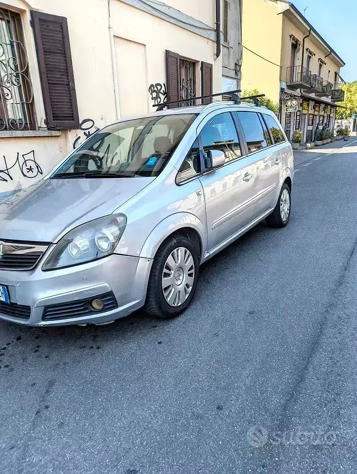 Usata Opel Zafira 150 CV (110 kW) 2013 Grigio Monovolume
