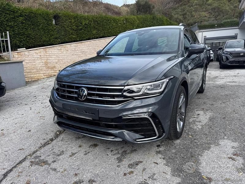 Usata VW Tiguan R-line 150 CV (110 kW) 2023 Grigio SUV