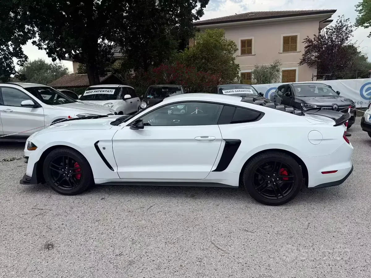 Usata Ford Mustang 291 CV (214 kW) 2020 Bianco Coupé