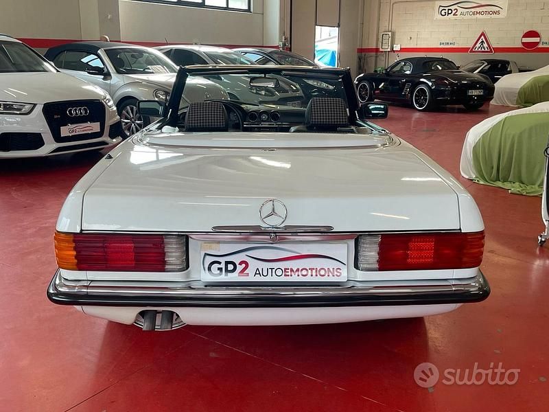 Usata Mercedes SL300 188 CV (138 kW) 1987 Bianco Cabrio